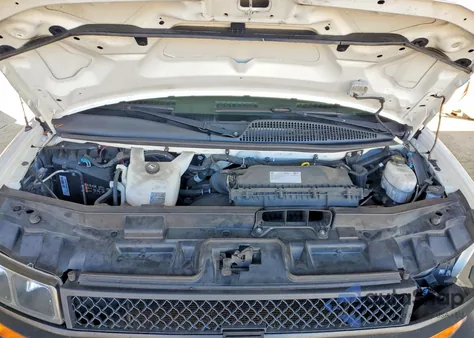 2018 Chevrolet Express G2500 from USA, damaged, VIN 1GCWGBFP1J1318470